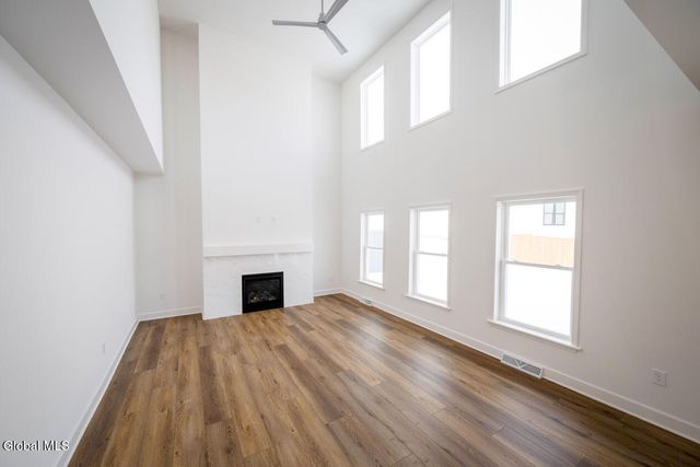 14 Stone Creek Drive, East Greenbush, NY 12061