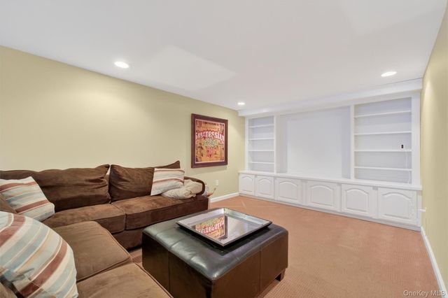 44 Harrisons Trail, Hopewell Junction, NY 12533