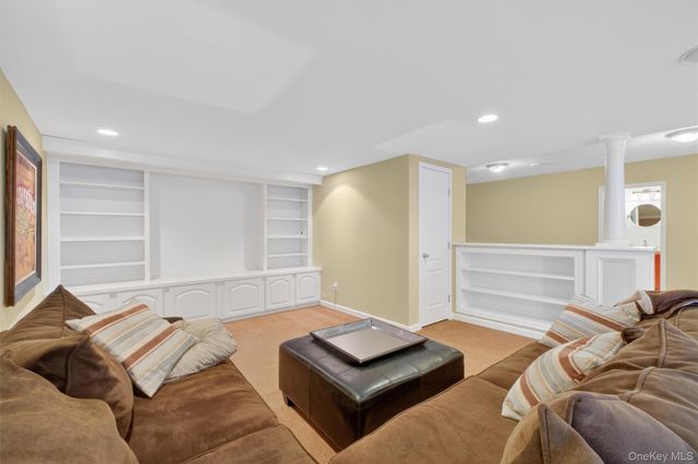 44 Harrisons Trail, Hopewell Junction, NY 12533