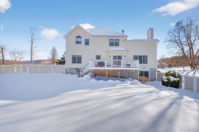 44 Harrisons Trail, Hopewell Junction, NY 12533