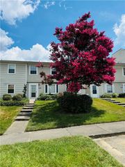 5725 Bramblegate Road, Greensboro, NC 27409