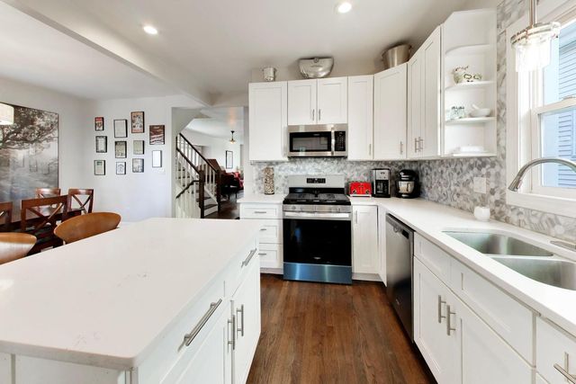 3429 N KILDARE Avenue, Chicago, IL 60641
