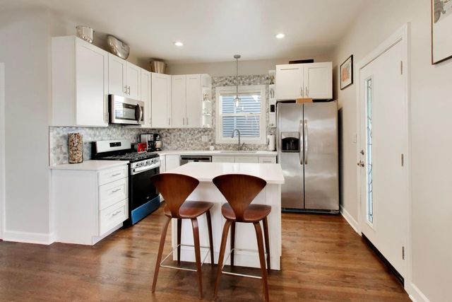 3429 N KILDARE Avenue, Chicago, IL 60641