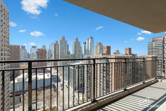 150 W End Ave Apt 19C, New York City, NY 10023