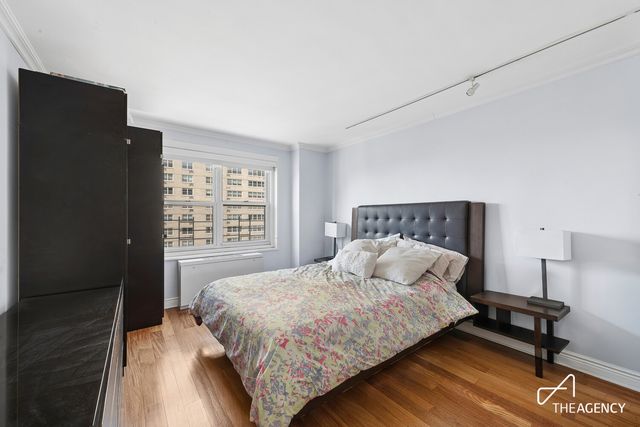 150 W End Ave Apt 19C, New York City, NY 10023