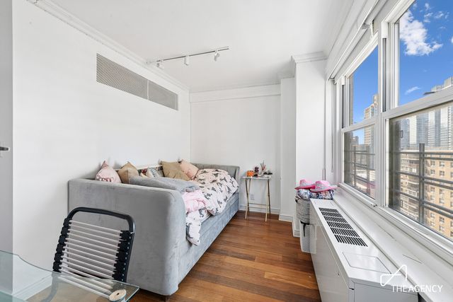 150 W End Ave Apt 19C, New York City, NY 10023