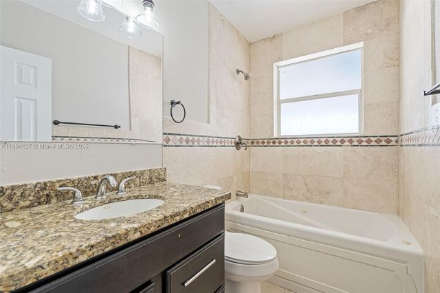 230 SE 9th St, Pompano Beach, FL 33060