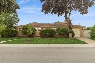 5500 Harvard Terrace, Skokie, IL 60077
