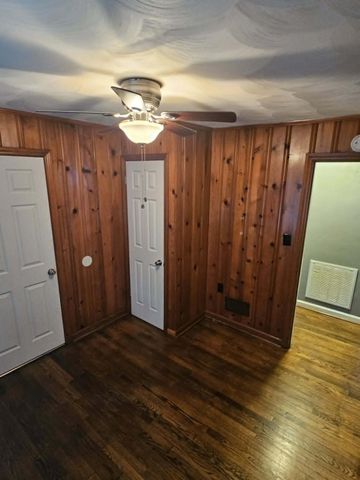 2702 NW Avalon AVE NW, Roanoke, VA 24012