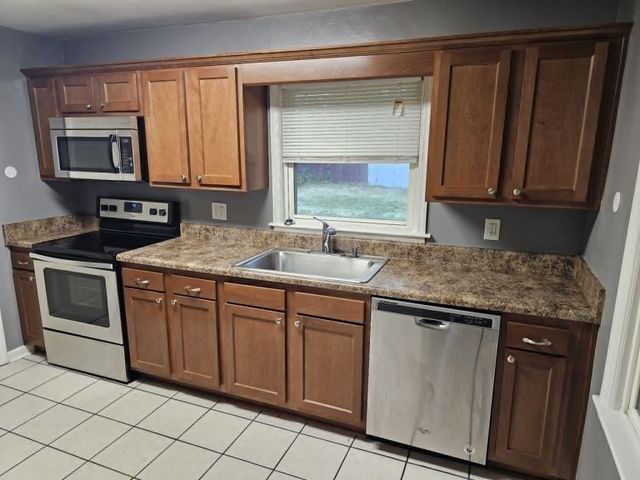 2702 NW Avalon AVE NW, Roanoke, VA 24012