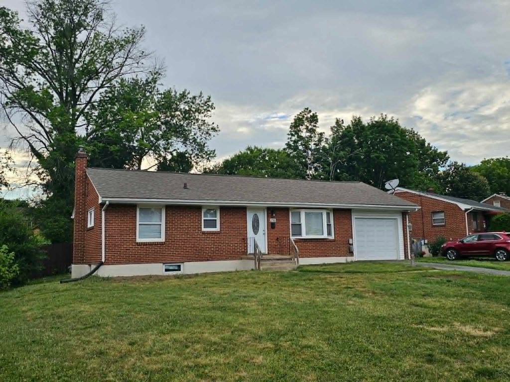 2702 NW Avalon AVE NW, Roanoke, VA 24012