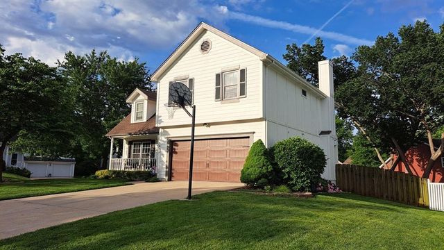 1685 N Sunset Street, Olathe, KS 66061