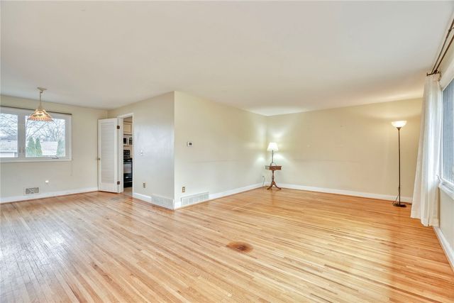 334 Kartes Dr, Greece, NY 14616