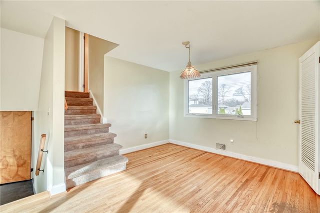 334 Kartes Dr, Greece, NY 14616