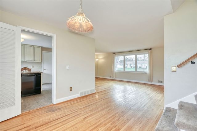 334 Kartes Dr, Greece, NY 14616