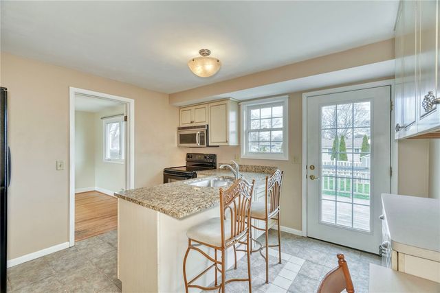 334 Kartes Dr, Greece, NY 14616