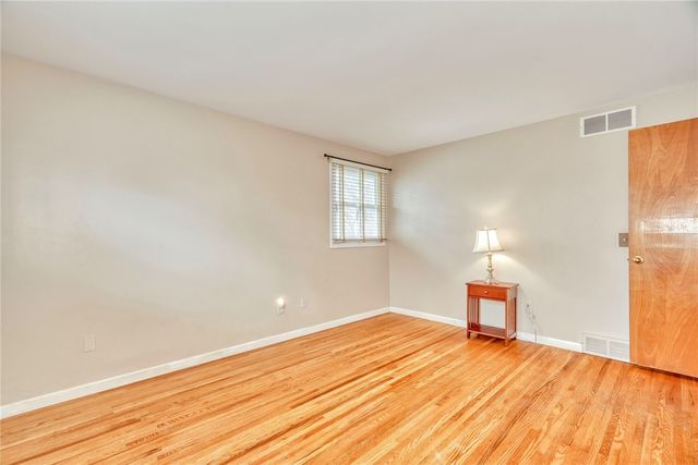 334 Kartes Dr, Greece, NY 14616