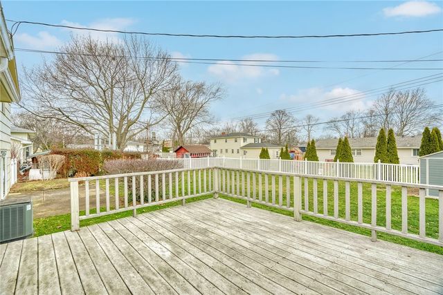 334 Kartes Dr, Greece, NY 14616