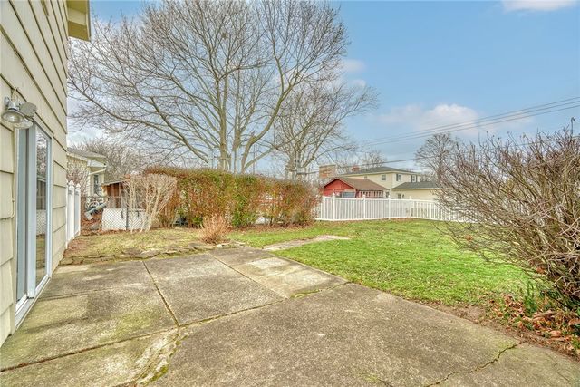 334 Kartes Dr, Greece, NY 14616