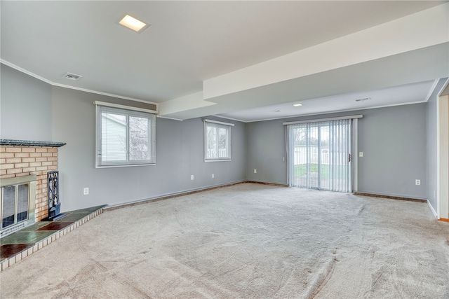 334 Kartes Dr, Greece, NY 14616