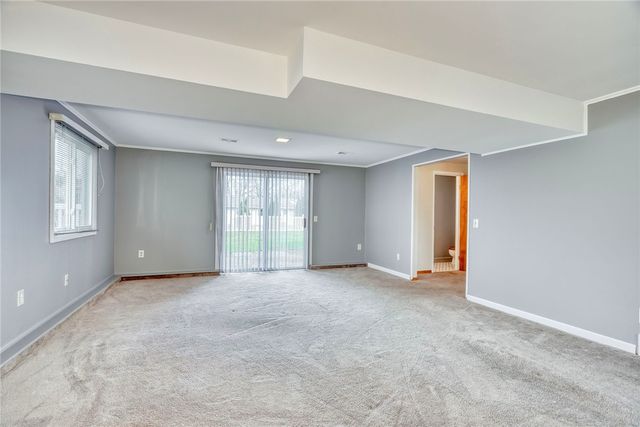 334 Kartes Dr, Greece, NY 14616