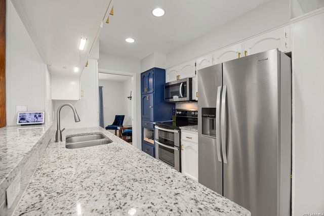 2037 Windy Trl, San Antonio, TX 78232