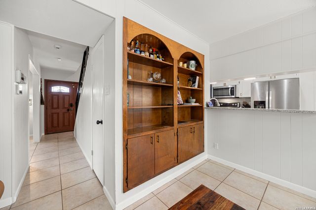 2037 Windy Trl, San Antonio, TX 78232