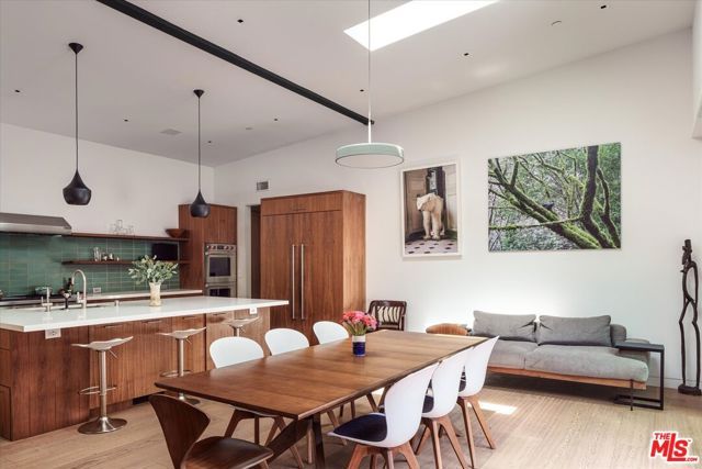 2056 Oakstone, Los Angeles, CA 90046