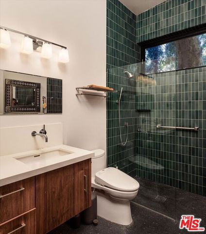 2056 Oakstone, Los Angeles, CA 90046