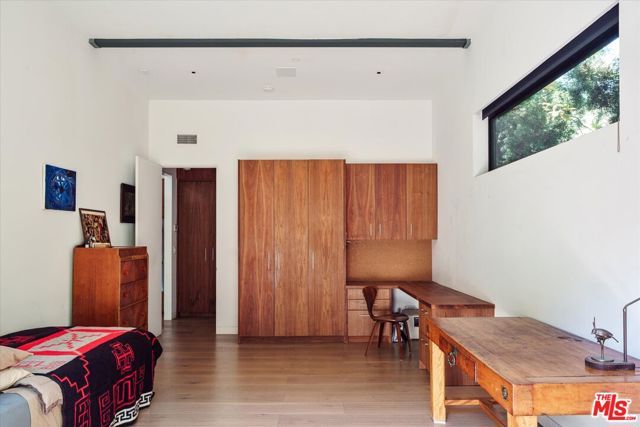 2056 Oakstone, Los Angeles, CA 90046