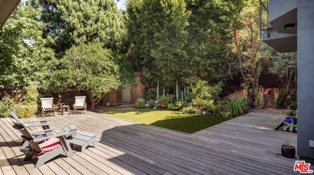 2056 Oakstone, Los Angeles, CA 90046