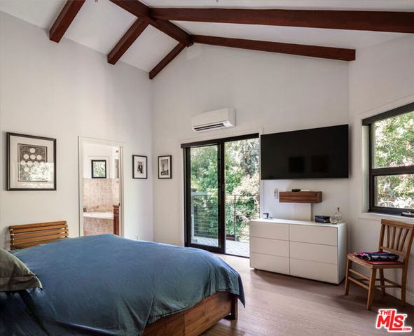 2056 Oakstone, Los Angeles, CA 90046