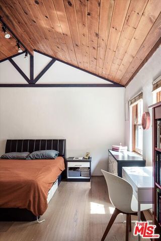 2056 Oakstone, Los Angeles, CA 90046