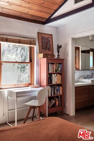 2056 Oakstone, Los Angeles, CA 90046