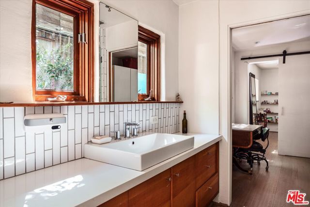 2056 Oakstone, Los Angeles, CA 90046