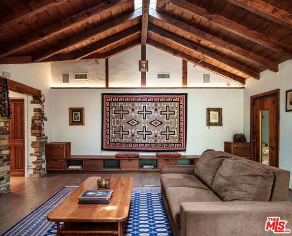 2056 Oakstone, Los Angeles, CA 90046