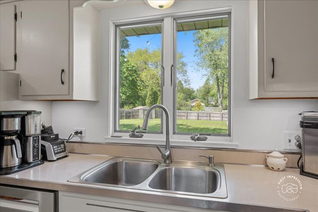 34W246 Giese Road, Batavia, IL 60510