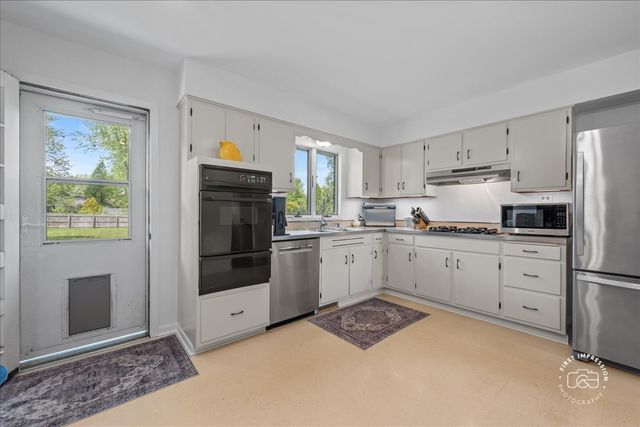 34W246 Giese Road, Batavia, IL 60510
