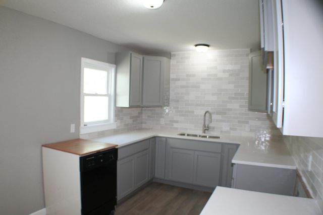 1408 Helen St, Augusta, KS 67010