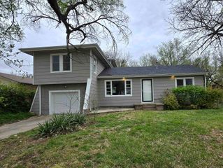 1408 Helen St, Augusta, KS 67010