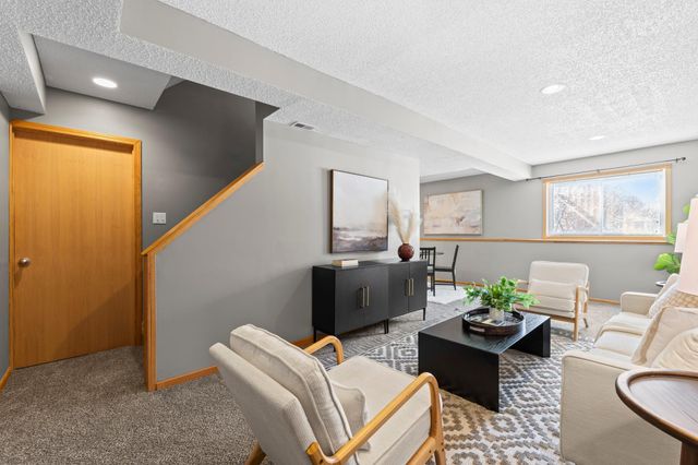 2998 Asarum Court, Shakopee, MN 55379