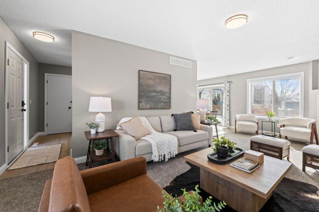 2998 Asarum Court, Shakopee, MN 55379