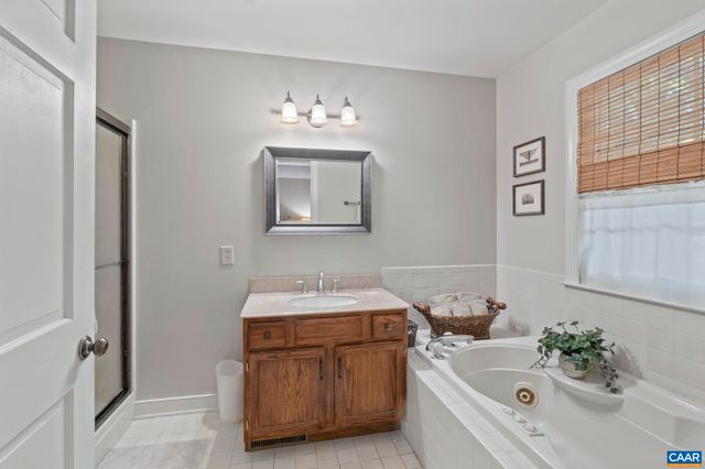 2 WHIPPOORWILL LN, Palmyra, VA 22963