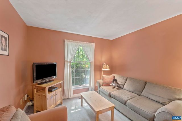 2 WHIPPOORWILL LN, Palmyra, VA 22963