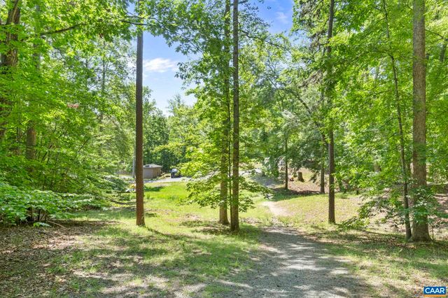 2 WHIPPOORWILL LN, Palmyra, VA 22963