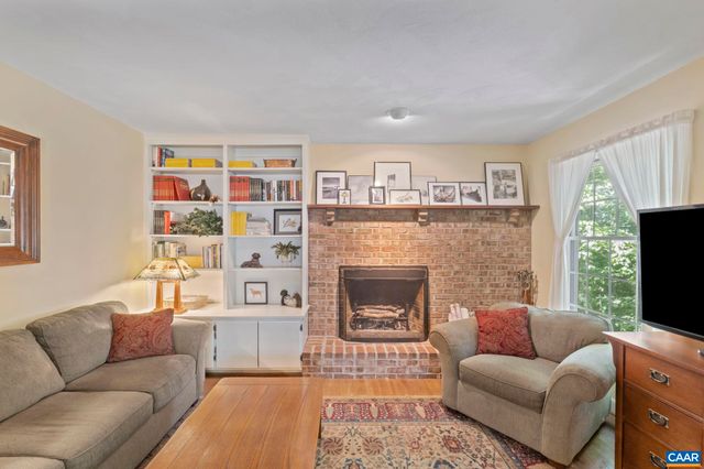 2 WHIPPOORWILL LN, Palmyra, VA 22963