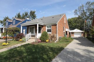 22305 Alger Street, Saint Clair Shores, MI 48080