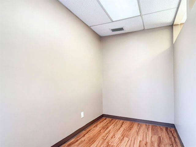 8365 University Boulevard A, Clive, IA 50325