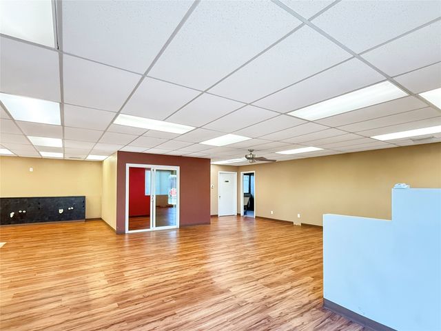 8365 University Boulevard A, Clive, IA 50325