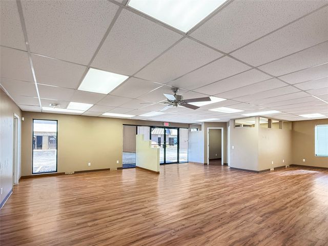 8365 University Boulevard A, Clive, IA 50325